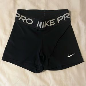 Nike Pros (black xs 2.5”)